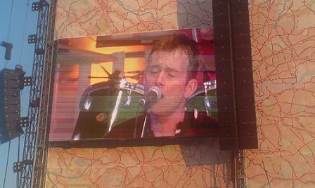 © Robert Rotifer Damon Albarn singt